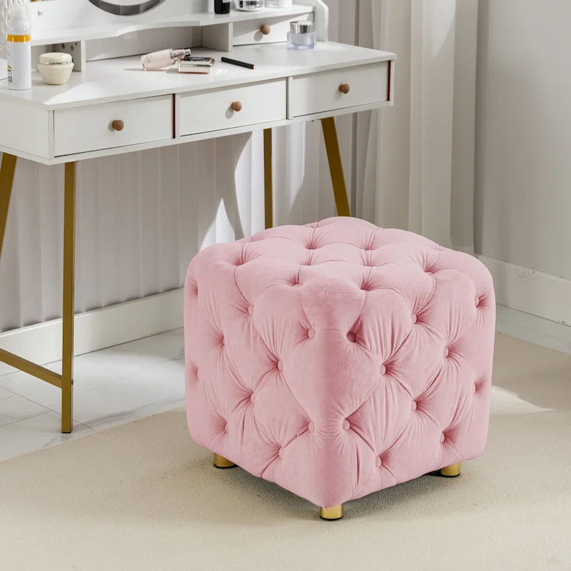 Pouf moderno rivestito in velluto con motivo trapuntato a quadri, poggiapiedi e pezzo d'arredo per il salotto