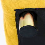 Pouf moderno rivestito in velluto con motivo trapuntato a quadri, poggiapiedi e pezzo d'arredo per il salotto