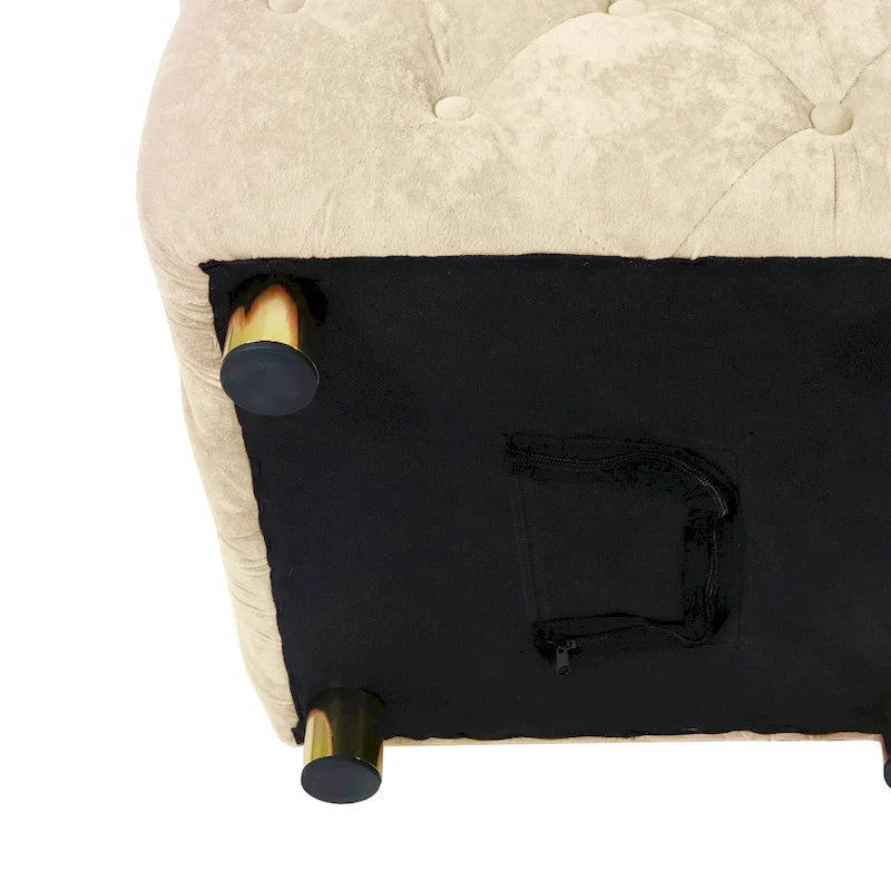 Pouf moderno rivestito in velluto con motivo trapuntato a quadri, poggiapiedi e pezzo d'arredo per il salotto