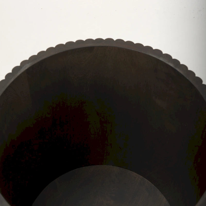 Tavolino rotondo Terra in legno massiccio marrone scuro con scanalature