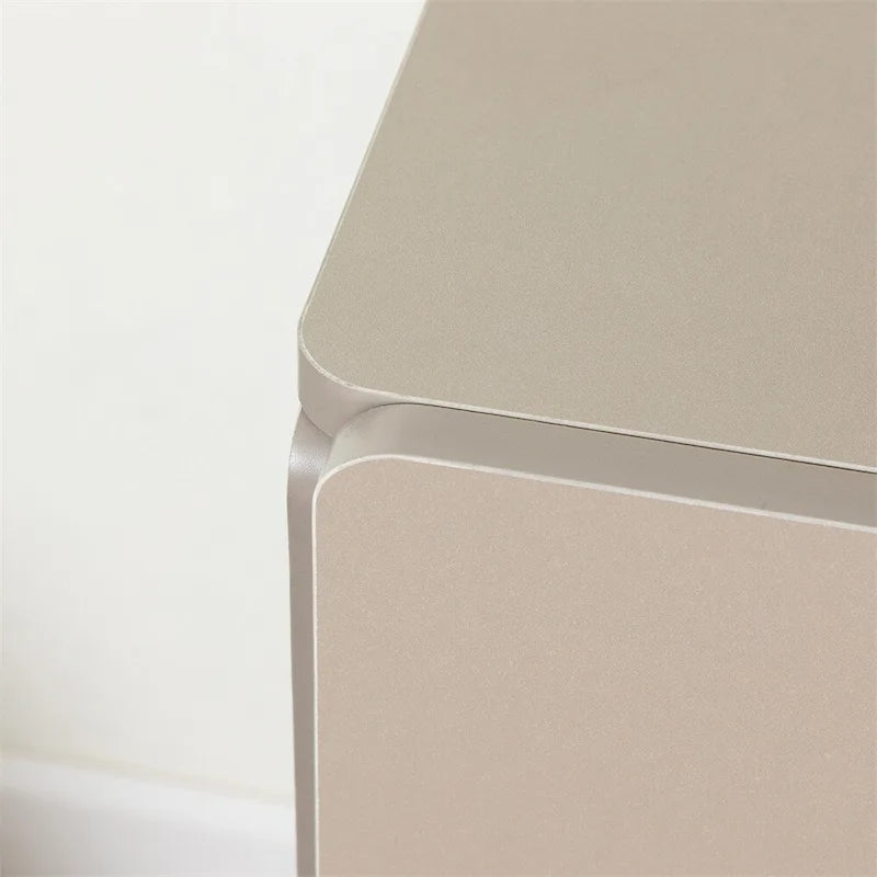 Cassettiera in legno con sei cassetti