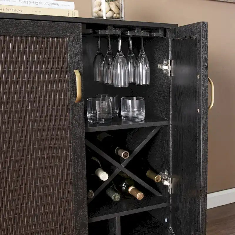 Mobile Bar in Rattan Sintetico e Metallo Nero e Oro, Cantinetta Porta Vino, Mobile da Soggiorno in Stile Rustico Moderno